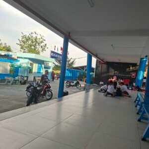 Xe cá viên chiên topping